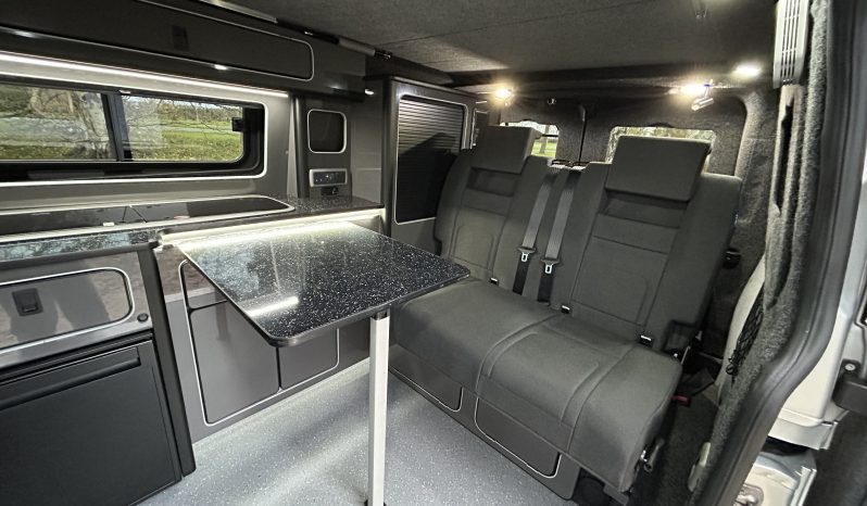 
								Ford Transit Custom Limited. 2.0 Diesel 130BHP. 6 Speed Manual full									