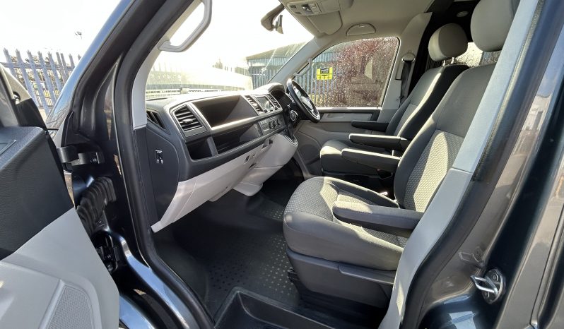 
								Volkswagen Campervan 2.0 TDI T30 Highline SWB Transporter | 5dr Diesel | DSG Auto | Euro 6 (150 ps) full									