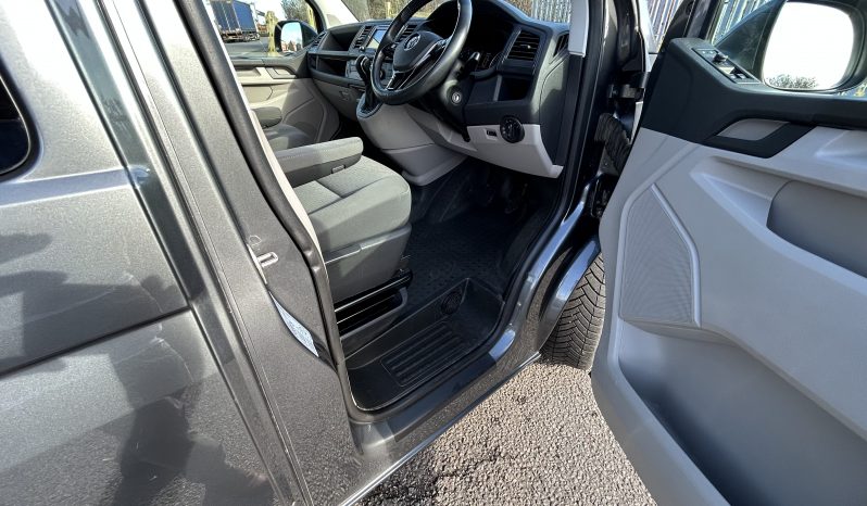 
								Volkswagen Campervan 2.0 TDI T30 Highline SWB Transporter | 5dr Diesel | DSG Auto | Euro 6 (150 ps) full									