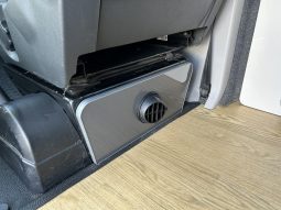 
										Volkswagen Campervan 2.0 TDI T30 Highline SWB Transporter | 5dr Diesel | DSG Auto | Euro 6 (150 ps) full									