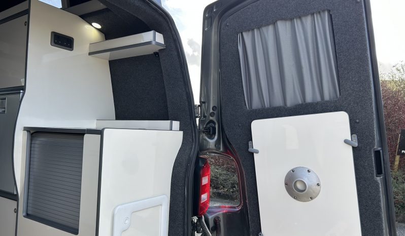 
								Volkswagen Campervan 2.0 TDI T30 Highline SWB Transporter | 5dr Diesel | DSG Auto | Euro 6 (150 ps) full									