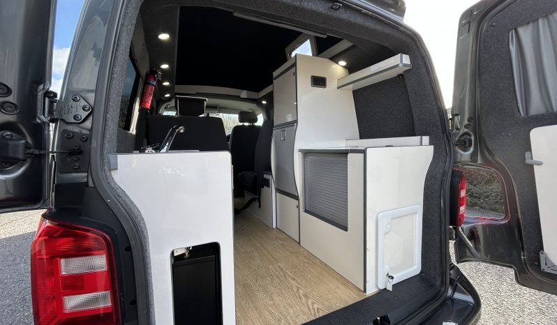 
								Volkswagen Campervan 2.0 TDI T30 Highline SWB Transporter | 5dr Diesel | DSG Auto | Euro 6 (150 ps) full									