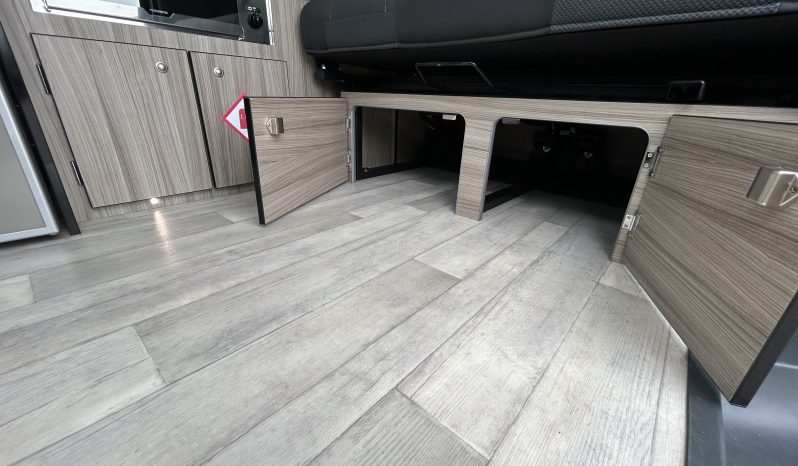 
								Volkswagen Transporter T6 Redline Sport Campervan 2.0L TDI SWB 5 Speed Manual Euro 6 full									