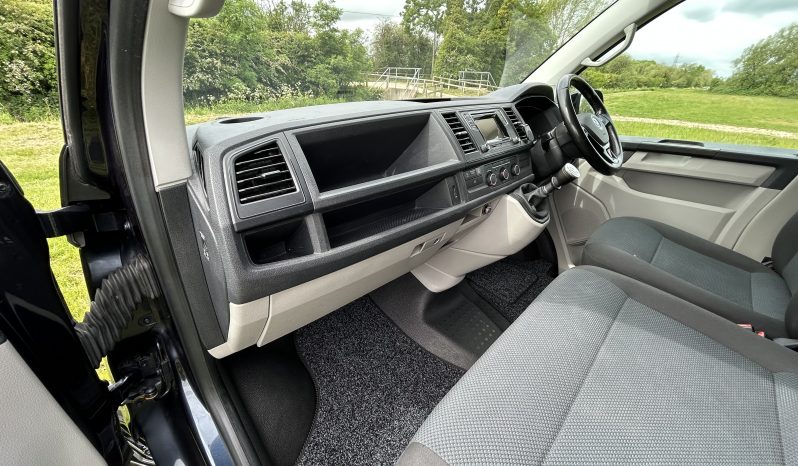 
								Volkswagen Transporter T6 Highline Campervan 2.0 TDI, 102PS 5 Speed Manual, SWB, Euro 6 full									