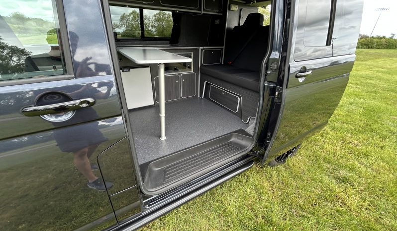 
								Volkswagen Transporter T6 Highline Campervan 2.0 TDI, 102PS 5 Speed Manual, SWB, Euro 6 full									