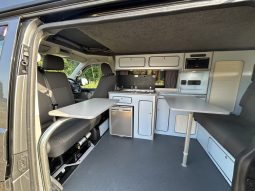 
										Volkswagen Transporter T30 Highline LWB Campervan 138 bhp 6 Speed Manual full									