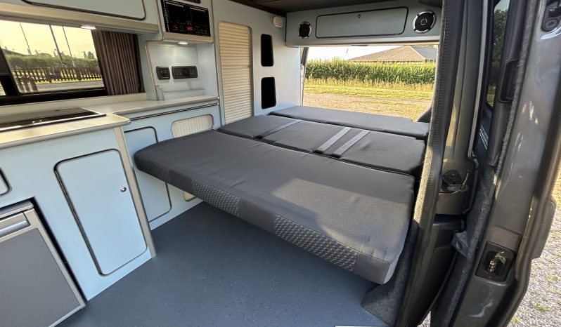 
								Volkswagen Transporter T30 Highline LWB Campervan 138 bhp 6 Speed Manual full									