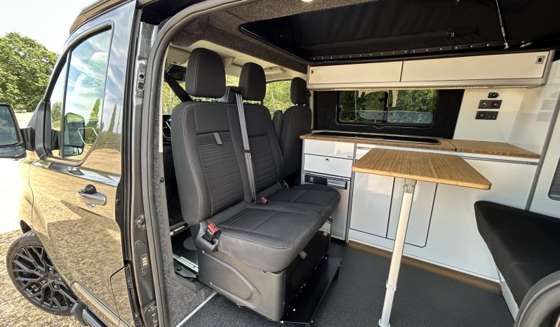 
								Ford Transit Custom Limited. 2.0 Diesel 130BHP. 6 Speed Manual full									