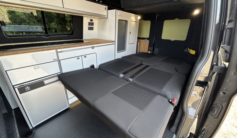
								Ford Transit Custom Limited. 2.0 Diesel 130BHP. 6 Speed Manual full									