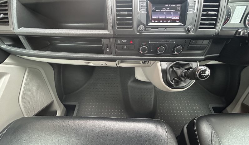 
								Volkswagen Campervan 2.0 TDI T28 Transporter Highline Manual FWD SWB Euro 6 full									
